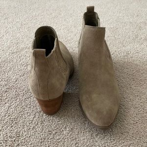 Crown Vintage women’s booties